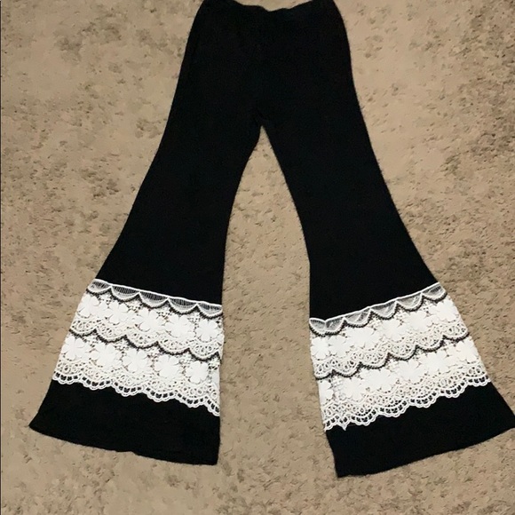 Pants - Super cute flare pants!